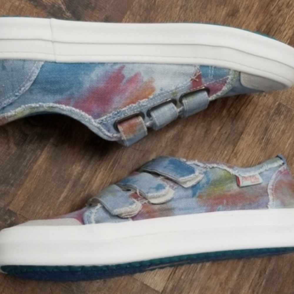 NEW!! Blowfish of Malibu Canvas Tie-dye, Velcro shoes